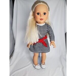 Madame Alexander Doll 2012 2009 Blue Eyes Blond